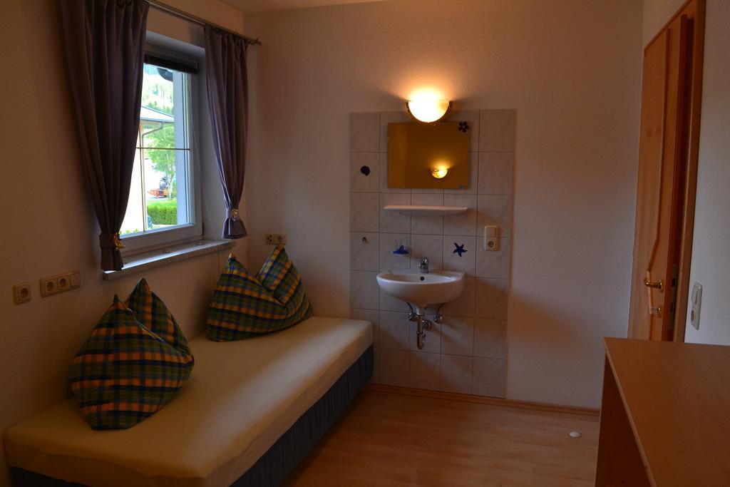 Villa Rupert Und Jasmin Hauser Sankt Ulrich am Pillersee Room photo